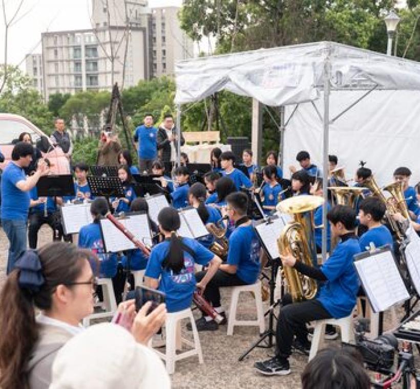 臺北市石牌國中管樂團以多首輕快曲目，開啟春日旅程