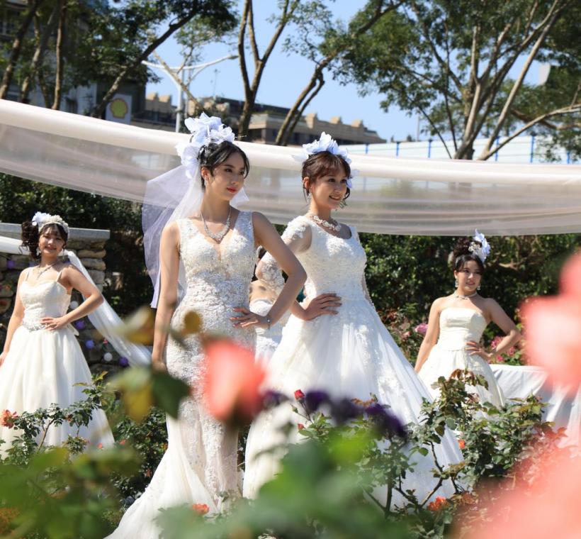 稻江護家學生精彩的走秀展演，為活動增添浪漫氣氛